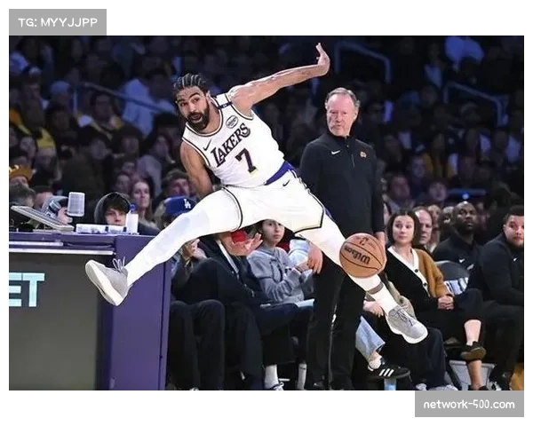 湖人七连胜遭太阳终结 东契奇9次失误暴露防守隐患