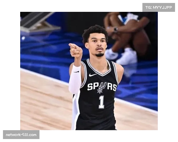 文班亚马高位低位结合,马刺利用其全面天赋优化进攻 文班亚马高位低位结合,马刺利用其全面天赋优化进攻