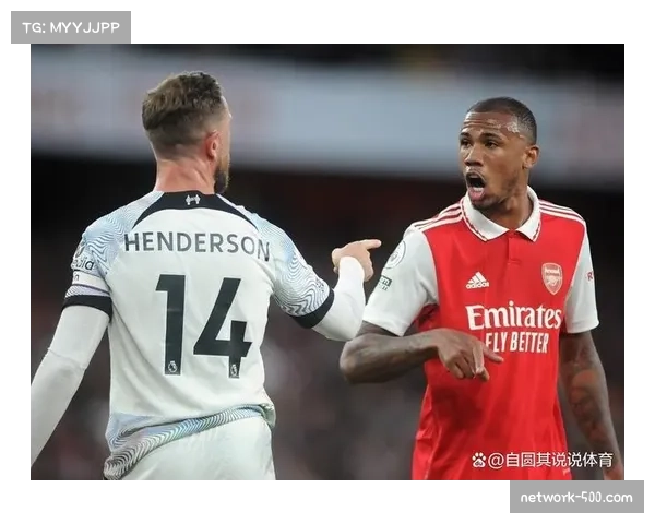 弗赖堡两球领先遭逆转:曼赞比世界波后防线崩盘关键节点 弗赖堡两球领先遭逆转:曼赞比世界波后防线崩盘关键节点